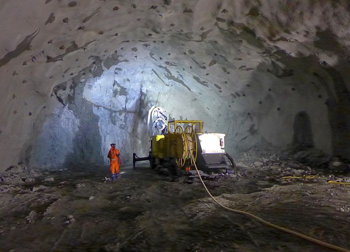 Wie am Gotthard Mineralien gewonnen und Landschaften verloren werden